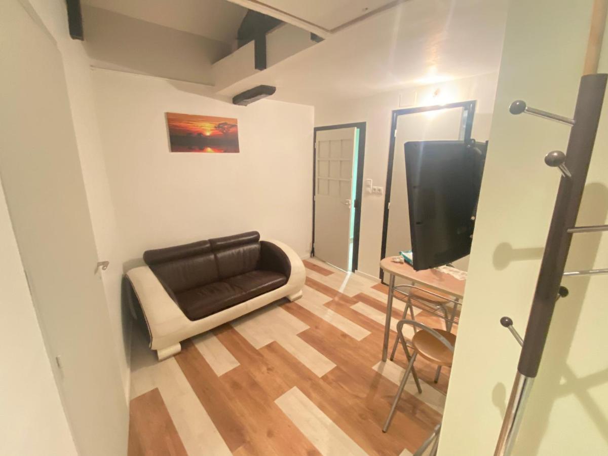 Jolis studio meublé Angerville  Extérieur photo